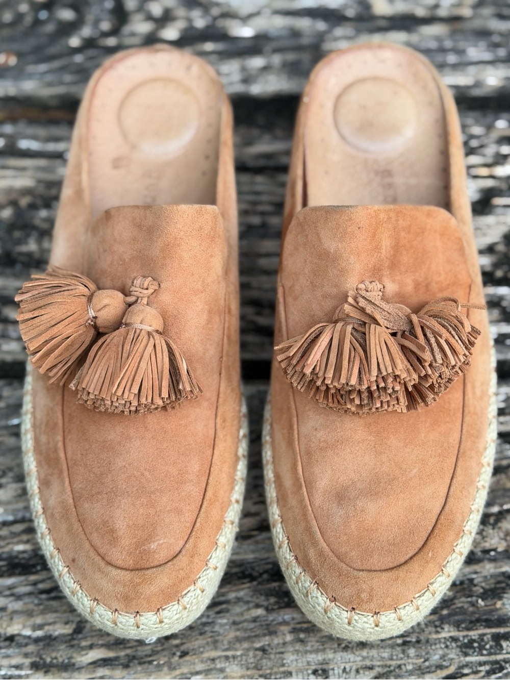 Gentle Souls by Kenneth Cole Womens Sz 10 Rory Light Brown Suede Tassel Mules X1
